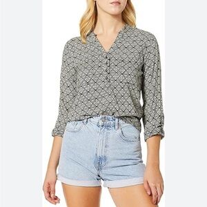 Angie Women's Black Patterned Top size large